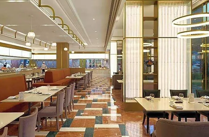 Grand Mercure Imperial Palace 5*