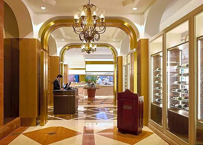 Grand Mercure Imperial Palace Hotel