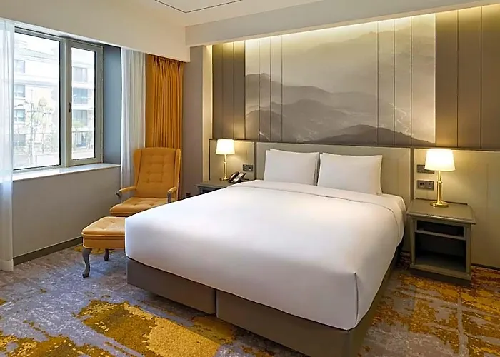 Grand Mercure Imperial Palace