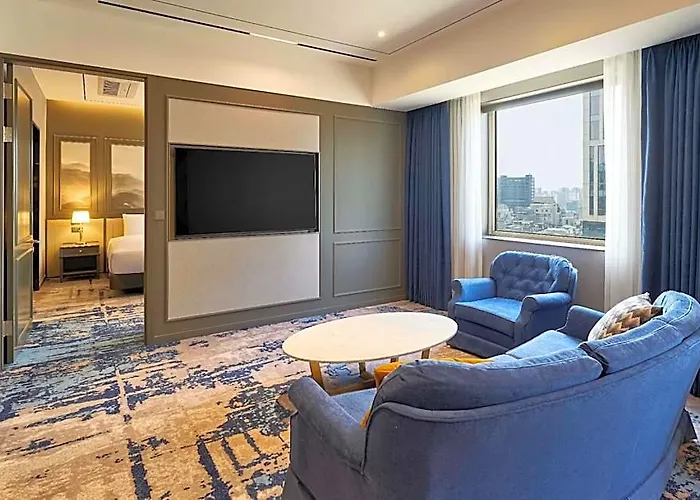 Grand Mercure Imperial Palace 5*