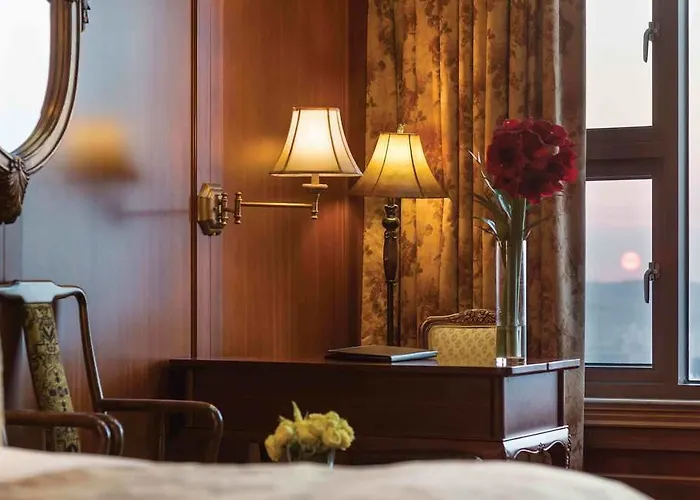 Grand Mercure Imperial Palace Hotel