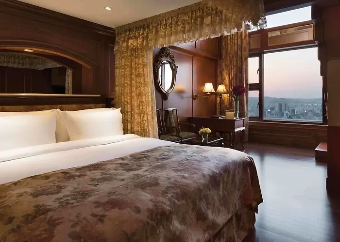 Hotel Grand Mercure Imperial Palace