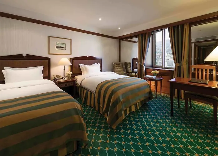 Hotel Grand Mercure Imperial Palace