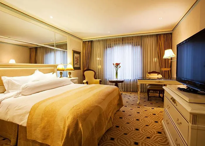 Grand Mercure Imperial Palace Hotel