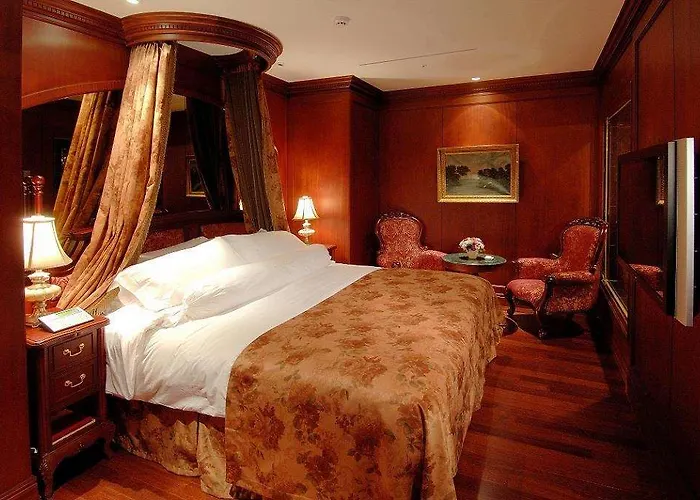 Hotel Grand Mercure Imperial Palace 5*